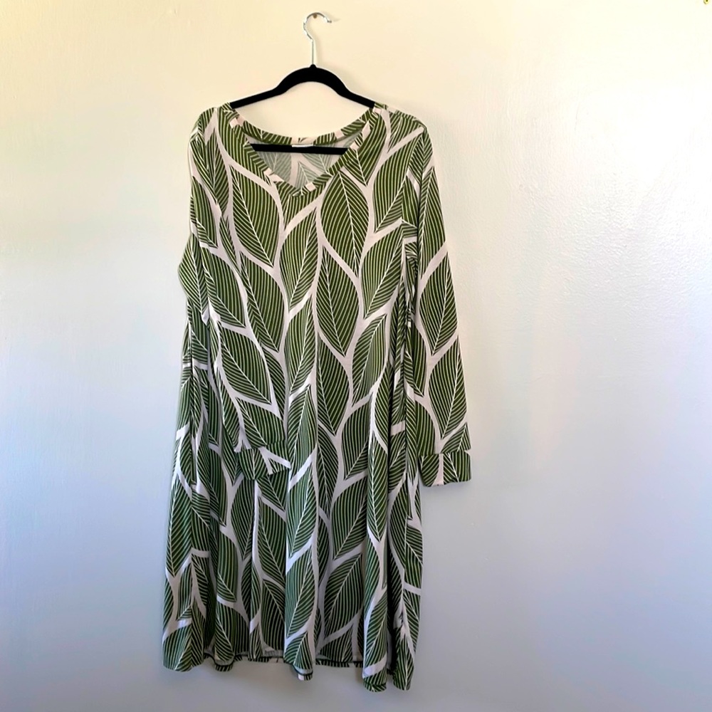 Wonderful and comfortable Lularoe dress! Has pockets as well!